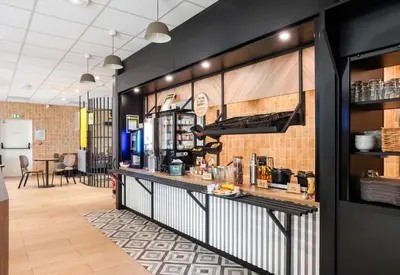 Cuisine ou kitchenette dans l'établissement B&B HOTEL Paris Porte d'Orléans