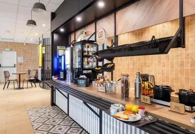 Cuisine ou kitchenette dans l'établissement B&B HOTEL Paris Porte d'Orléans