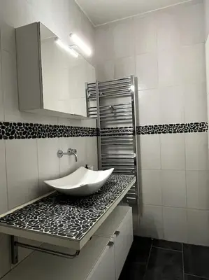 Salle de bains dans l'établissement GoodGuest-Cosy Apartment Paris Montorgueil-4 PAX Bail Mobilité