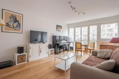 Télévision ou salle de divertissement dans l'établissement Veeve - Auteuil Adagio