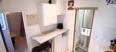 Cuisine ou kitchenette dans l'établissement Appartement calme aux abords de Paris, Seine