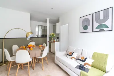 Coin salon dans l'établissement NEW - Appartement Luxeux avec Cinema et Sauna