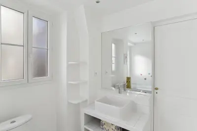 Salle de bains dans l'établissement Gros Caillou - Surcouf 2bdr