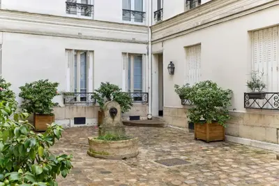 Jardin de l'établissement Gros Caillou - Surcouf 2bdr