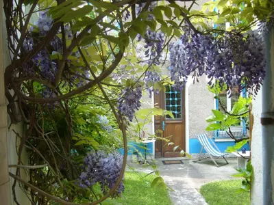 Jardin de l'établissement Le Jardin de Cécile et Benoit - Bed and Breakfast