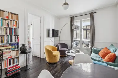 Coin salon dans l'établissement Authentique appartement 4 personnes by Weekome