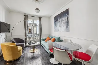 Coin salon dans l'établissement Authentique appartement 4 personnes by Weekome