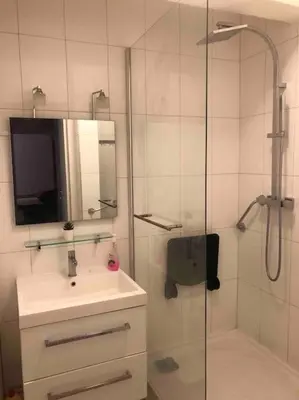 Salle de bains dans l'établissement Grand appartement proche métro