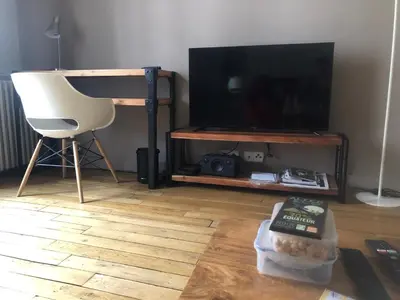 Télévision ou salle de divertissement dans l'établissement appartement au calme, avec balcon, bail mobilité ok