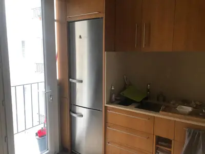 Cuisine ou kitchenette dans l'établissement appartement au calme, avec balcon, bail mobilité ok