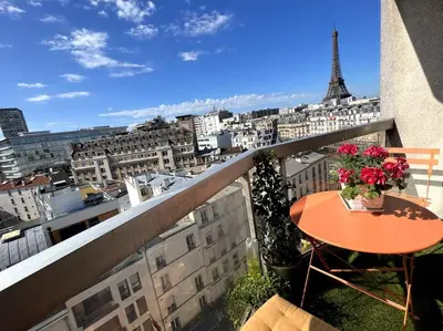 Balcon ou terrasse dans l'établissement Tour Eiffel - Studio vue imprenable au-dessus des toits, balcon