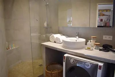 Salle de bains dans l'établissement Montparnasse - Market