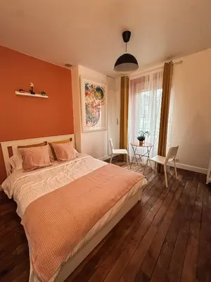 Un ou plusieurs lits dans un hébergement de l'établissement Studio indépendant près de Montmartre