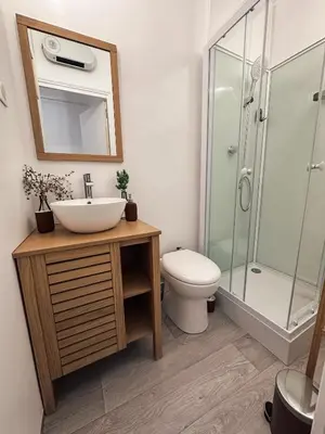 Salle de bains dans l'établissement Studio indépendant près de Montmartre