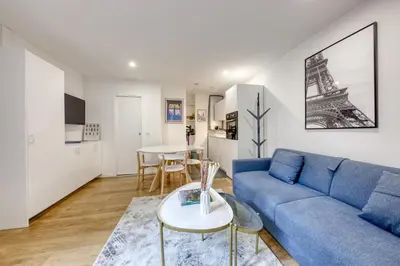 Télévision ou salle de divertissement dans l'établissement L'Orée de Garnier I 1BR I 10 min from Opéra