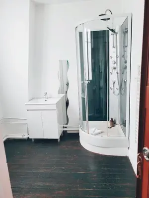 Salle de bains dans l'établissement Location en plein cœur de Paris N°21