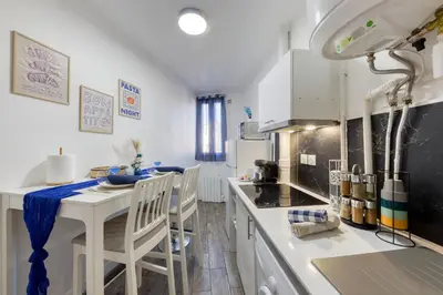 Cuisine ou kitchenette dans l'établissement Appartement chic proche gare de Clamart + Netflix