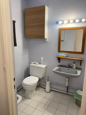 Salle de bains dans l'établissement 2 pièces Lumineux proche du Parc Buttes Chaumonts