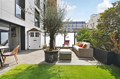Jardin de l'établissement Giulia Prestige, appartement avec Terrasse Luxe & Confort aux Portes de Paris