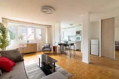Coin salon dans l'établissement Appartement Boieldieu - Welkeys