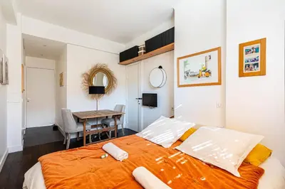 Un ou plusieurs lits dans un hébergement de l'établissement GuestReady - Bright getaway near Bois de Boulogne