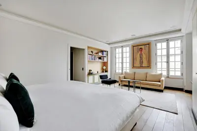 Un ou plusieurs lits dans un hébergement de l'établissement Villa Bastille with Services by Pick A Flat