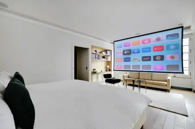 Un ou plusieurs lits dans un hébergement de l'établissement Villa Bastille with Services by Pick A Flat