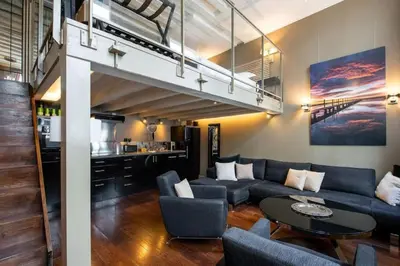 Coin salon dans l'établissement Paris 1er - Magnifique duplex