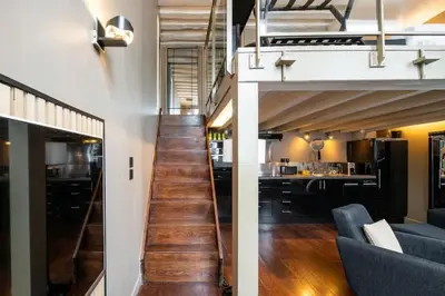 Coin salon dans l'établissement Paris 1er - Magnifique duplex