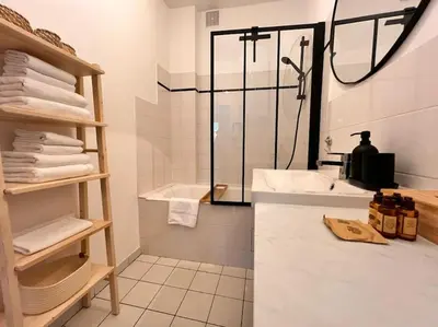 Salle de bains dans l'établissement Apartment 1 Bedroom # Paris 14 # Alesia