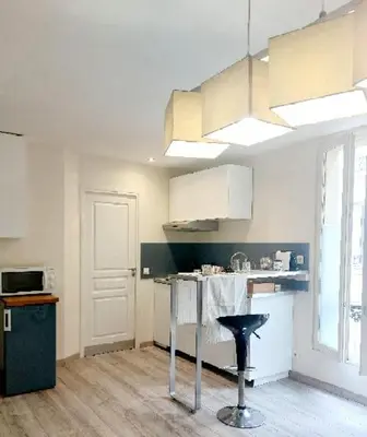 Cuisine ou kitchenette dans l'établissement Puces de Vanves