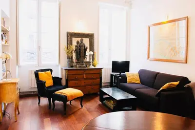 Coin salon dans l'établissement 1 Bed Apartment Sleeps 4 Mezzanine -WiFi -Tv