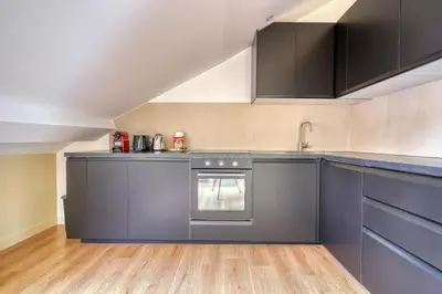 Cuisine ou kitchenette dans l'établissement 4G#Appart 8Pers # 3 Chambres # Commerce # Paris 15#AC