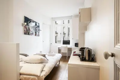 Cuisine ou kitchenette dans l'établissement Tiny House St Germain
