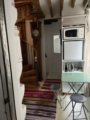 Cuisine ou kitchenette dans l'établissement Deux chambres en plein cœur de Montmartre, Paris