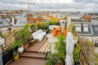 Vue générale sur Paris ou vue de la ville depuis l'appartement