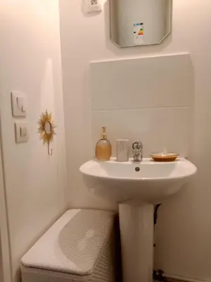 Salle de bains dans l'établissement Joli