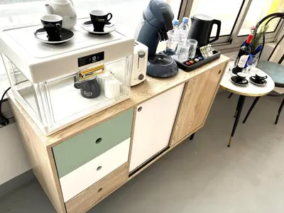 Plateau bouilloire dans l'établissement Chambre Arena Porte La Chapelle