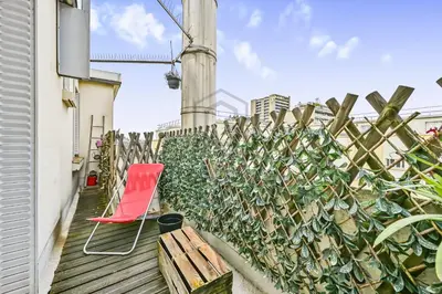 Jardin de l'établissement GASPAR - 2 pièces au dernier étage avec balcon