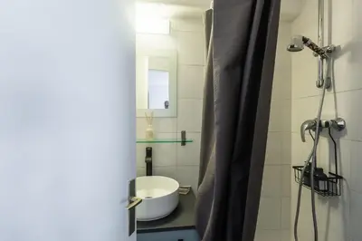 Salle de bains dans l'établissement Appartement Feydeau - Welkeys