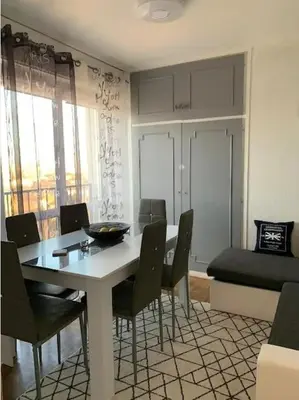 Coin salon dans l'établissement viewTower eiffel 1 ROOM PRIVATE no#2 COLOCATION chez habitant