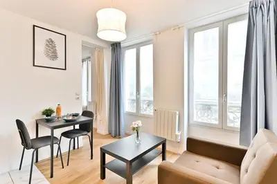 Coin salon dans l'établissement Appartement proche Mairie 10ème arrondissement
