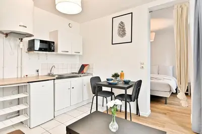 Cuisine ou kitchenette dans l'établissement Appartement proche Mairie 10ème arrondissement
