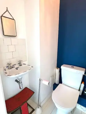 Salle de bains dans l'établissement L'appartement Poulbot