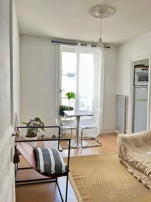 Cuisine ou kitchenette dans l'établissement Best flat in Paris
