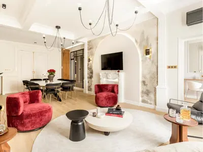 Télévision ou salle de divertissement dans l'établissement Merveil - Signature Suite - Champs Elysees -Kleber