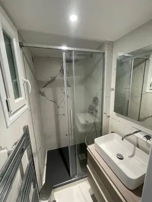 Salle de bains dans l'établissement Appartement Neuf à 500m des Champs-Élysées