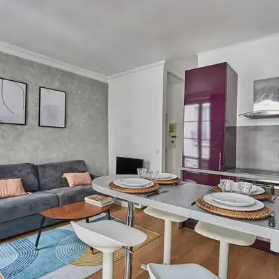 Apartment Center of Paris by Studio prestige