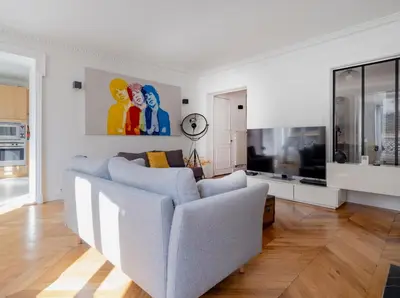 Télévision ou salle de divertissement dans l'établissement Paris Center - Haussmann Elegant Residence