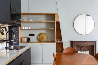 Cuisine ou kitchenette dans l'établissement Stylish apartment in the heart of Paris